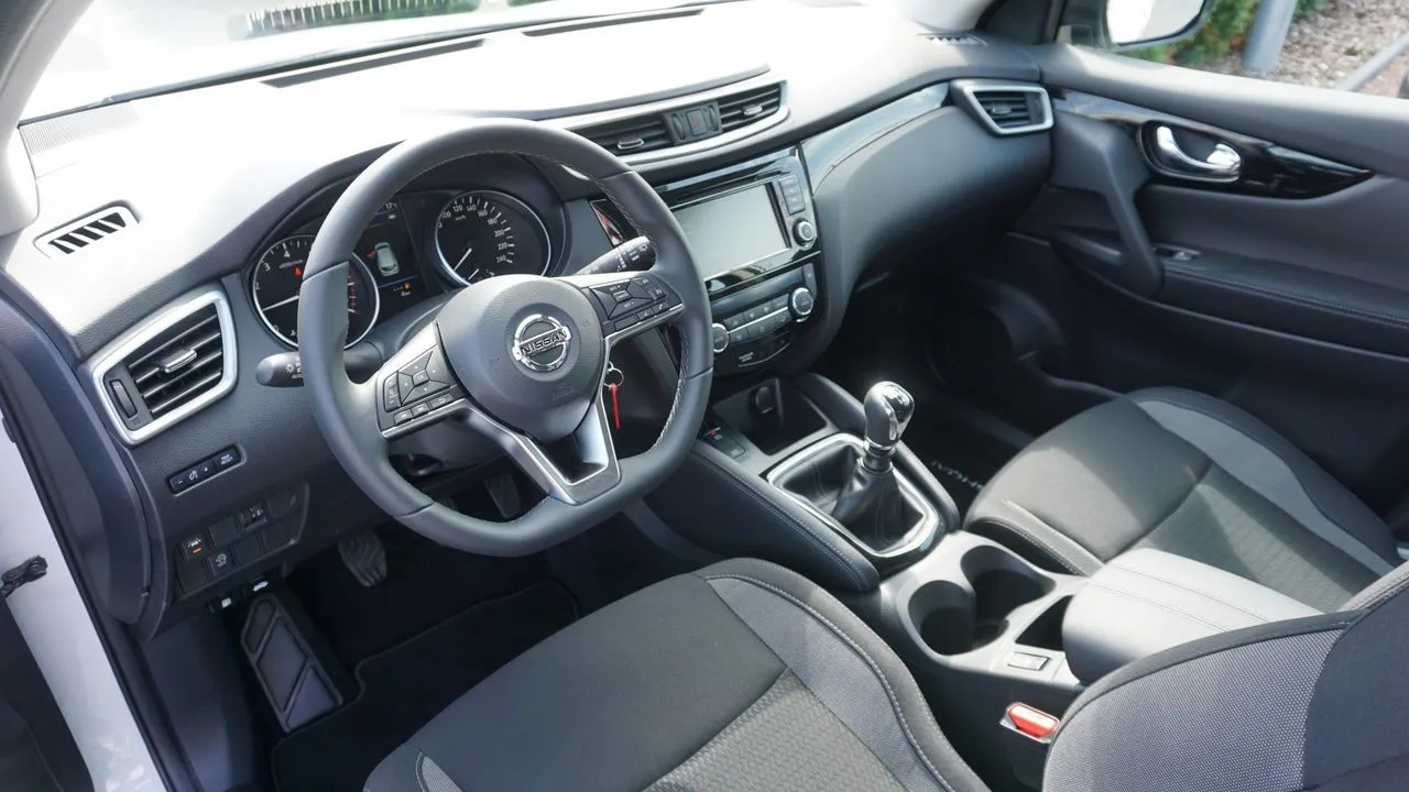 Nissan Qashqai 1.3 DIG-T...  Image 6