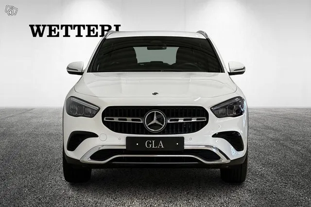 Mercedes-Benz GLA 250 250 e A Image 2