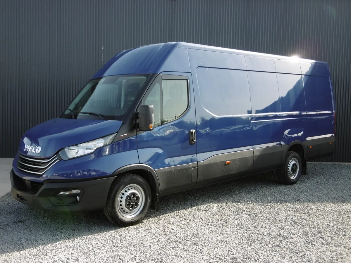 Peugeot BOXER FOURGON TOLE L2H2 BLUEHDI 140 VAN Image 1